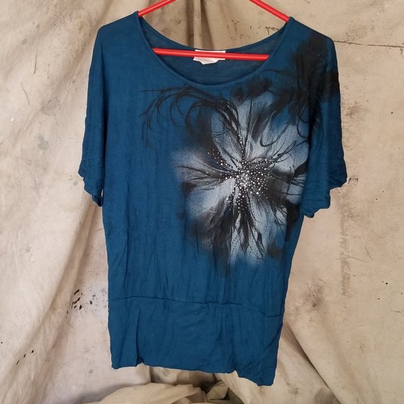 Agenda Tops - Agenda Blue Lightweight Blouse 1/2 Sleeve Floral design w/Sparkling Beads – Sm